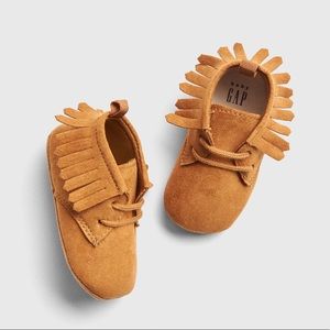 Baby gap suede moccasins unisex